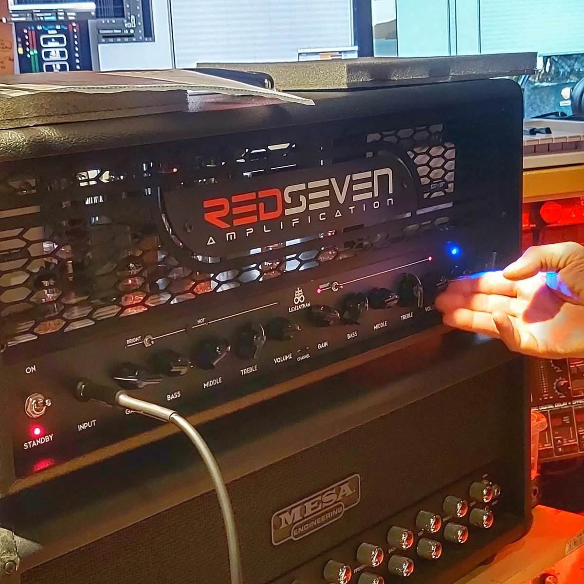AWRecStudio's tweet photo. Progetti curati con estrema attenzione ai dettagli.
Studio B - SSL Aysis digital console 80-channel.
Red Seven Amplification - Leviathan the King of higain.
.
#redsevenamplification #leviathan #Recording #amplificatore https://t.co/eaQwwSaaSu
