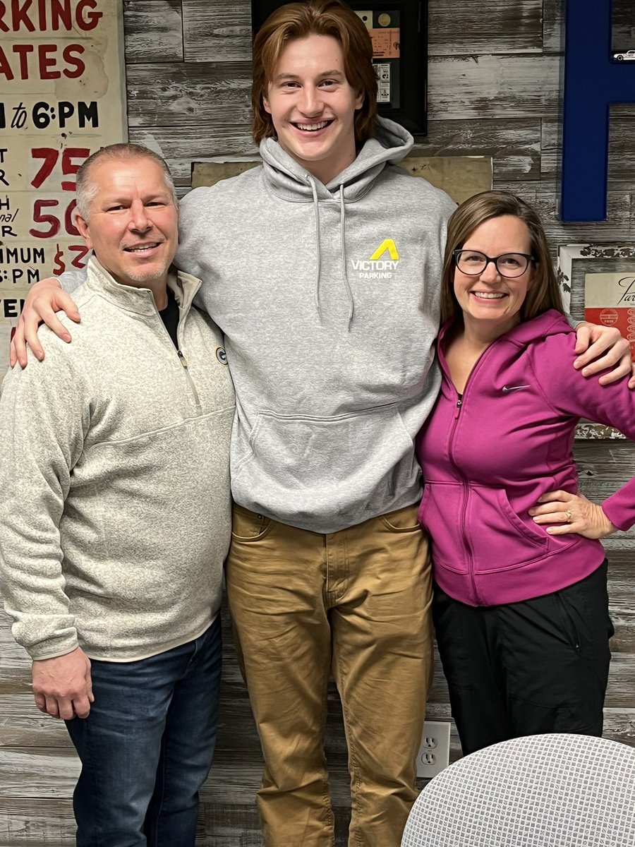 rickyHweber's tweet photo. BEYOND BLESSED to be partnered with @VictoryRamp for an NIL deal! Thank you to Jeff and Kathleen for supporting me in my college football journey, I look forward to promoting Victory Parking Ramp (Located in downtown St.Paul)! https://t.co/OEEhEZX1bJ
