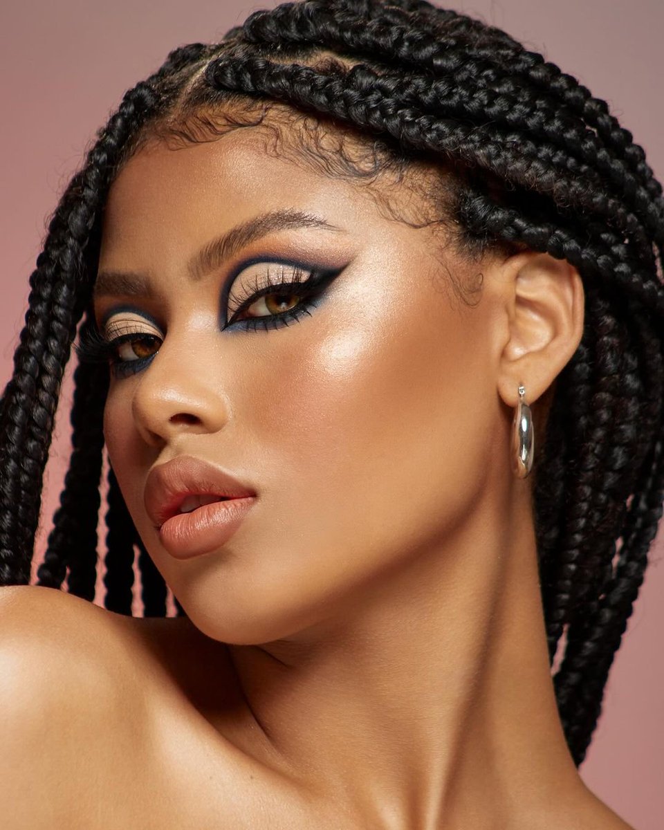 What’s your go-to makeup look? 👄 BTW: Get Free Shipping when you spend $25 + on your order today! ✨

<a href="/martincatalogne/">Martin Catalogne</a> #beautycreations #makeuplook #rosymcmichael