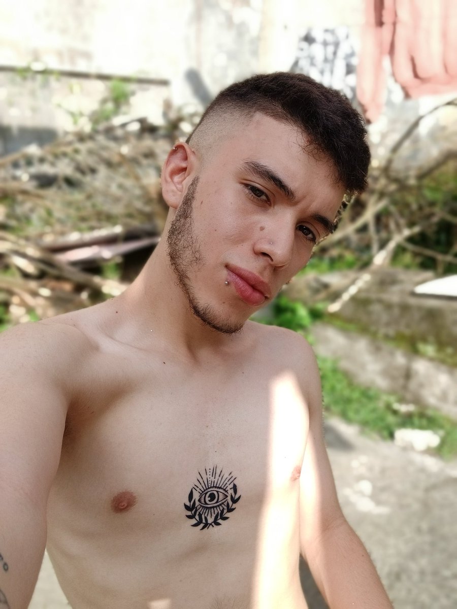 Y16Sanchez's tweet photo. 🖤🤭 https://t.co/c94rctiZx7