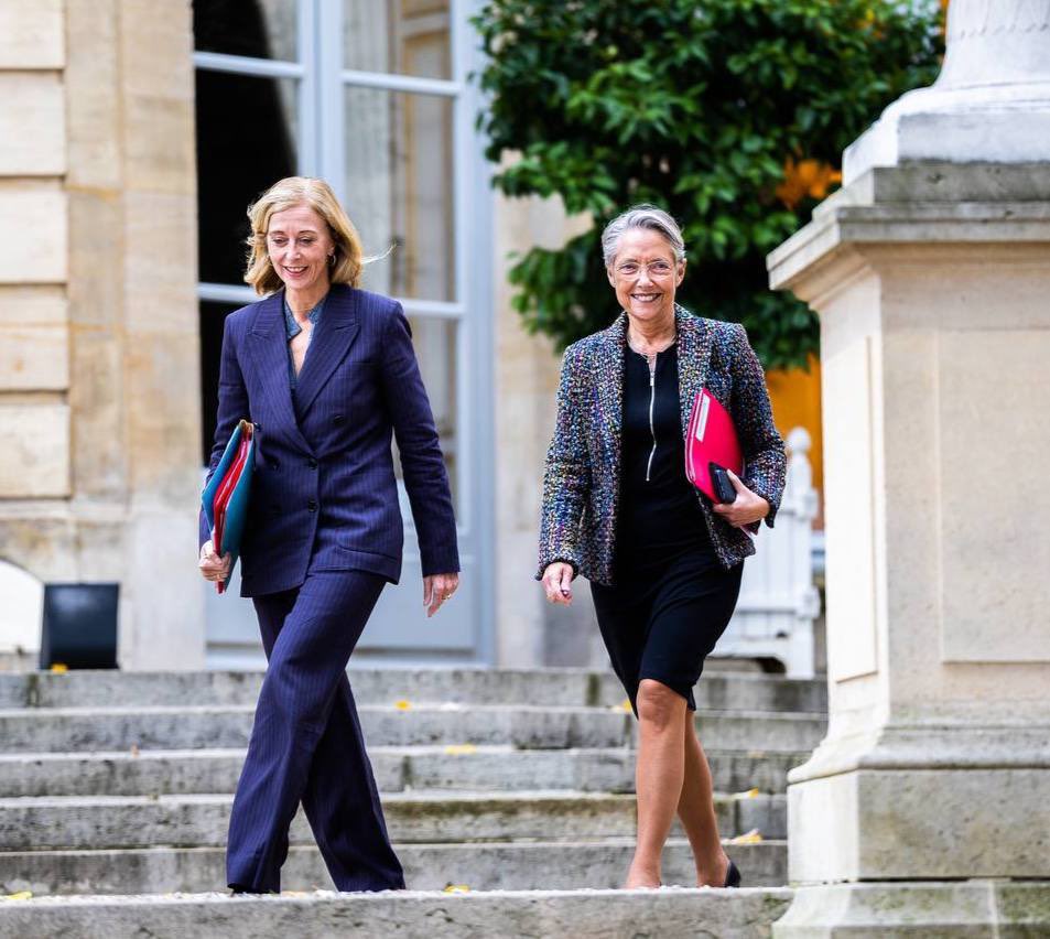 Merci chère @Elisabeth_Borne. Femme d’État, courageuse et déterminée, vous avez mis toute votre énergie au service de l’intérêt général et de la France. Travailler à vos côtés a été un honneur.