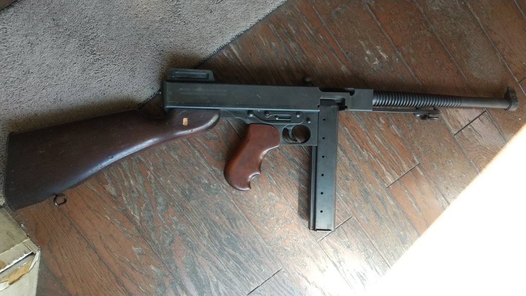 systema_ceo's tweet photo. 久々に、ムーさんの銃を見返した

“ムーさんにもう一度会いたい”

この時代の日本の職人技が大好きで
この時にしか出せない味があって

たぶん3、40万円では手放して
くれないかもですが

去年1番心に刺さったのが
この子

🥃泣いてから寝よー

#六研
#ROCKEN
#六人部登
#ムーさんありがとう https://t.co/ZrQBgj9Xyu