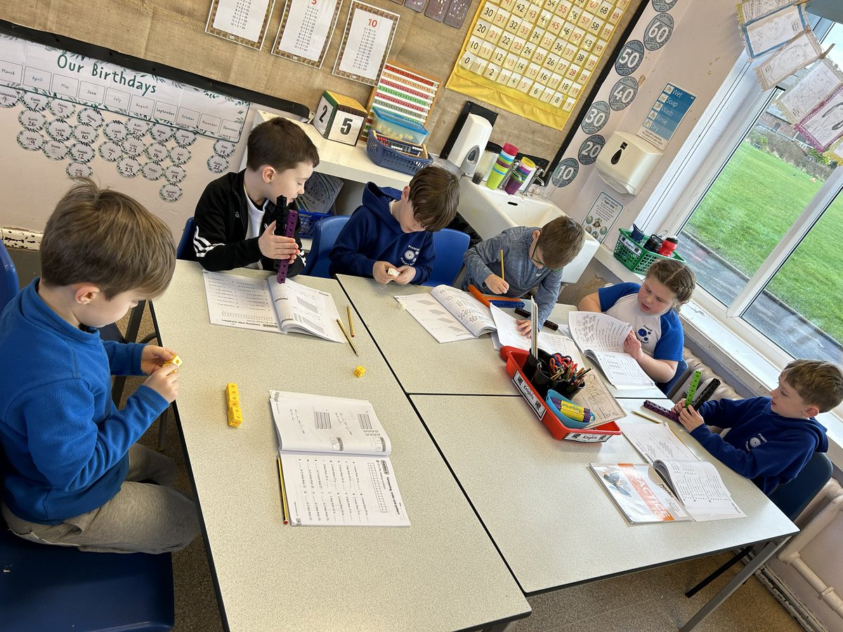 PCPPandas's tweet image. Lots of maths talk today in class! We used cubes to identify tens and ones within a number! #pcpmaths