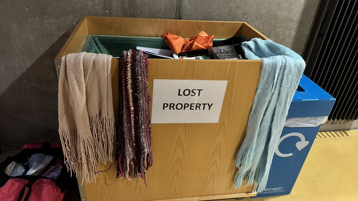 🧣🥶🧣As the temperatures drop this evening we’ve left out these spare scarves. This lost property box is in the Orientation Space that adjoins the #BLUComplex. There has also been mention of snow by the weekend. ⛄️ #StayWarm