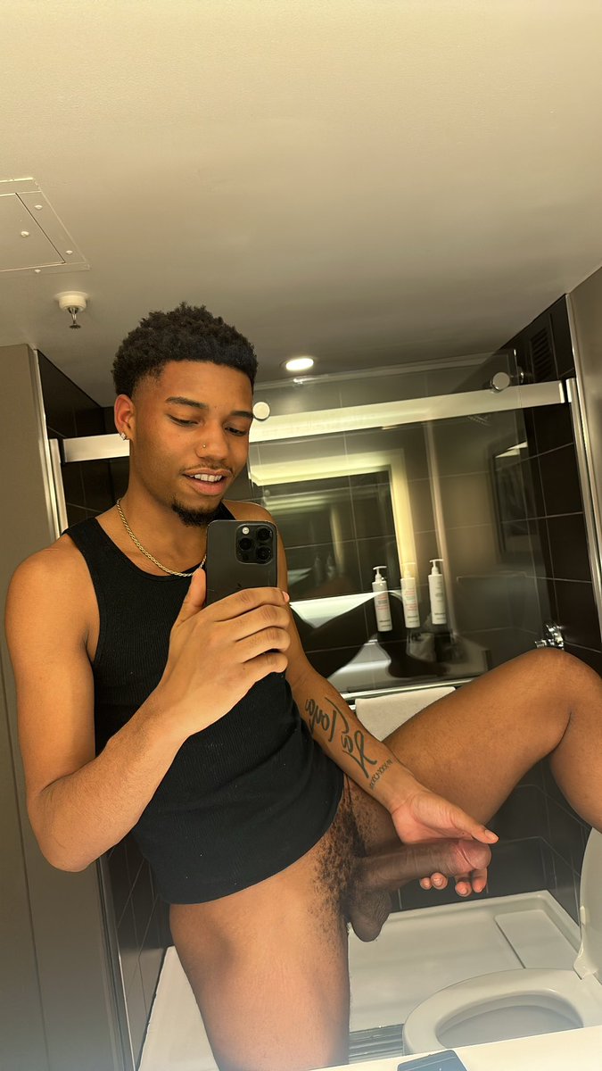 xxhedaonexx's tweet photo. Can I use yo throat ? 😏 https://t.co/vZyi60ZCSC