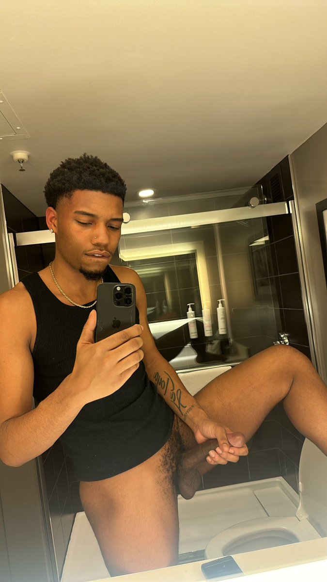 xxhedaonexx's tweet photo. Can I use yo throat ? 😏 https://t.co/vZyi60ZCSC