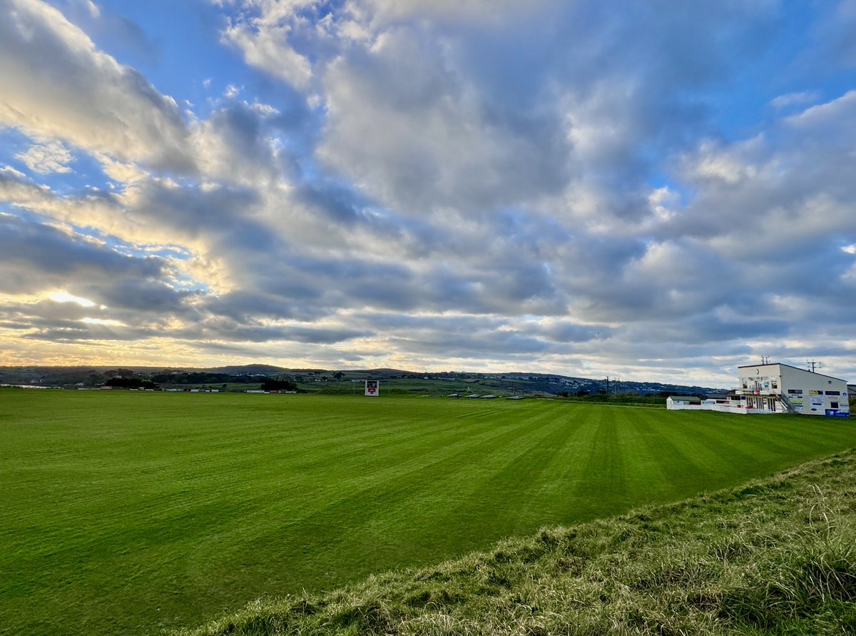HayleCC's tweet photo. 🎉 Happy New Year from everyone at Hayle Cricket Club 🎉

We would like to say a massive thanks to all of our members, sponsors, players &amp; supporters.

Roll on 2024, leagues are all confirmed so that means not long till cricket in the ☀️ on the towan

🏏 See you all very soon 🏏 https://t.co/4R3lff5Qyc