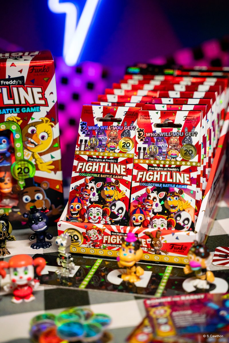 With over 20 different figures to collect, FNAF FightLine allows you to build out your perfect team of animatronics in this collectible battle game! Now on Funko.com and Amazon! 🍕: ow.ly/bors50QoTQE #FNAF #FiveNightsAtFreddys #Funko #FunkoGames #TwoPlayer