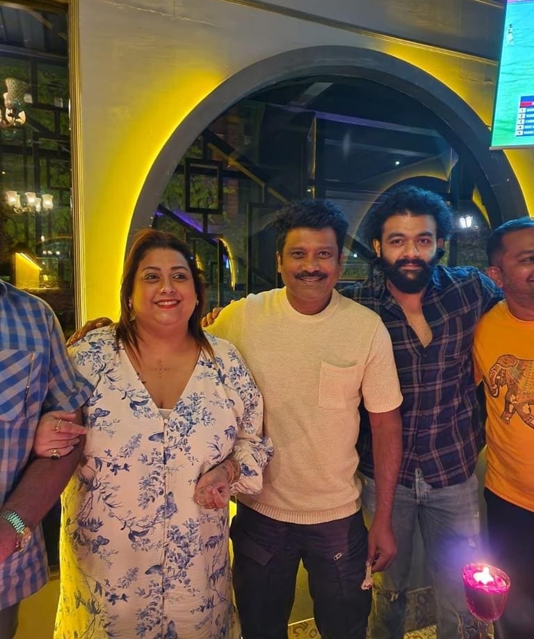 RaannaFans's tweet photo. #sandalwood #sandalwoodadda #kannada #kannadafilmindustry #kannadaactress #kannadamovies #kannadasongs #kannadathi 
#kannadahero  #onduoorali #ekloveya #meetmadona #raanna #prem @directorprems @RakshithaPrem  @iamraanna #Appu #Kiccha #DBoss #Yash #KicchaBOSS #YashBOSS #dbossfans https://t.co/m0xn7nbaiI