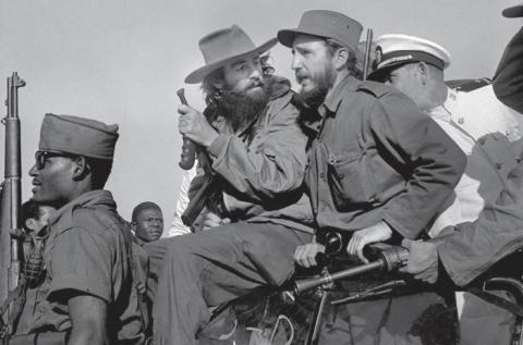 Sesenta y cinco años después de aquel 8 de enero, la entrada a La Habana de la #CaravanaDeLaLibertad sigue siendo un hermoso símbolo de la plena independencia de nuestro pueblo.

Hoy y siempre honramos a #Fidel y a tantos heroicos combatientes que hicieron posible esa victoria🇨🇺.