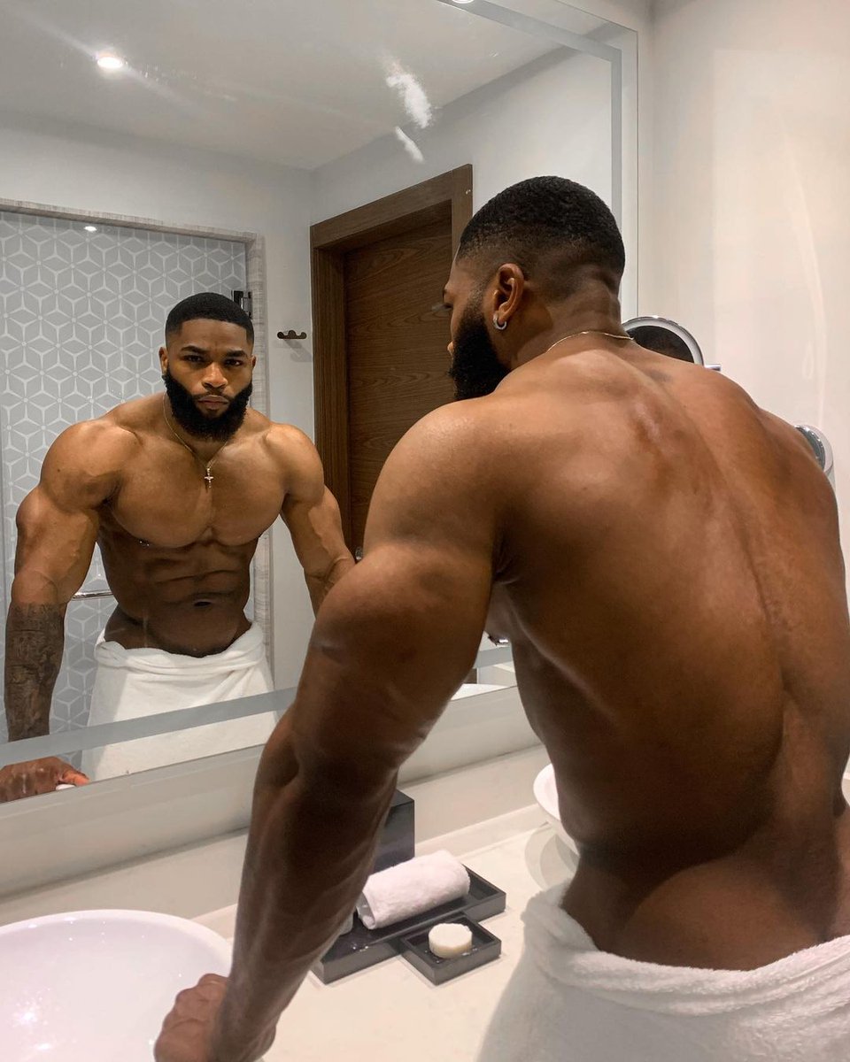 ᅠ
  ᅠᅠᅠᅠᅠᅠᅠ|-|-|-|  𝙇𝙚𝙤 𝙈𝙖𝙧𝙨𝙝𝙖𝙡𝙡  |-|-|-|
 ᅠ
 
mechanic. ex-convict. homewrecker.
'straight'. dominant top. few limits. 
literate &amp; descriptive. nsfw. ships + plots. ᅠ