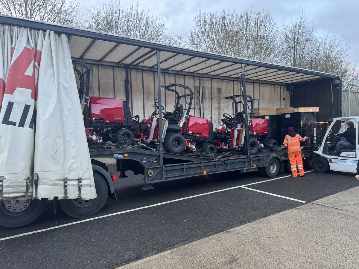 baronessuk's tweet photo. Lorries out sort of day @baronessuk 😊
➡️Machines In stock!
➡️Prices quoted are the prices you pay!
➡️Visit: https://t.co/LD8ZAQK2pp to find out more!
#LessStresswithBaroness https://t.co/aoofKvdJld