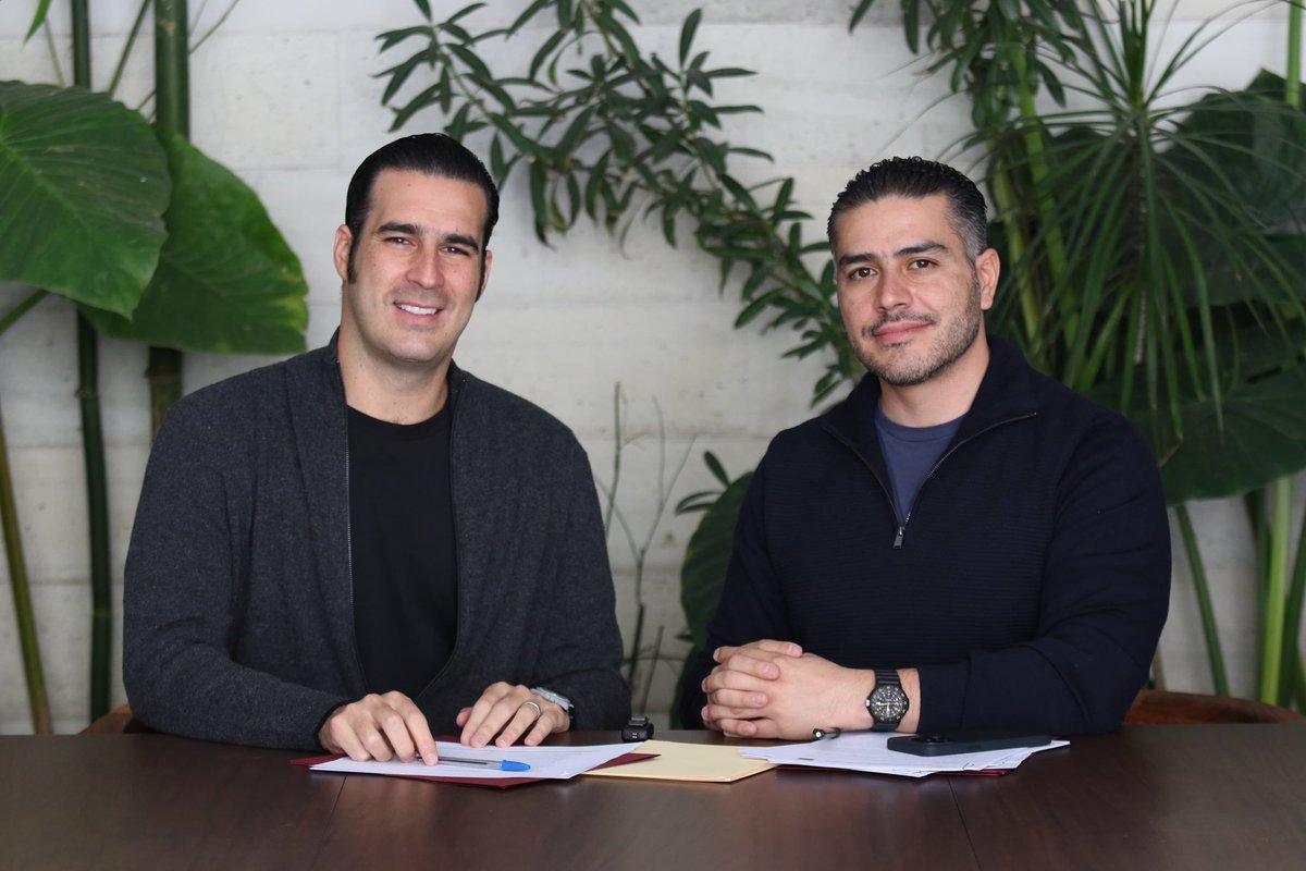 OHarfuch's tweet image. Con mi amigo el Diputado @MiguelTorrucoG, trabajando por la Ciudad de México y el país. Siempre de la mano de nuestra compañera @ClaraBrugadaM y de la Dra @Claudiashein!