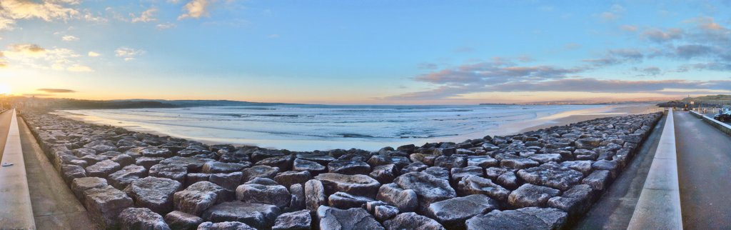 Early morning stroll #WildAtlanticWay #lahinch #coclare