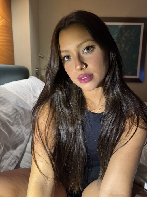 hotel beds hit different, wanna see?   https://t.co/cyVhMzanHr https://t.co/AQy9LB2o9h