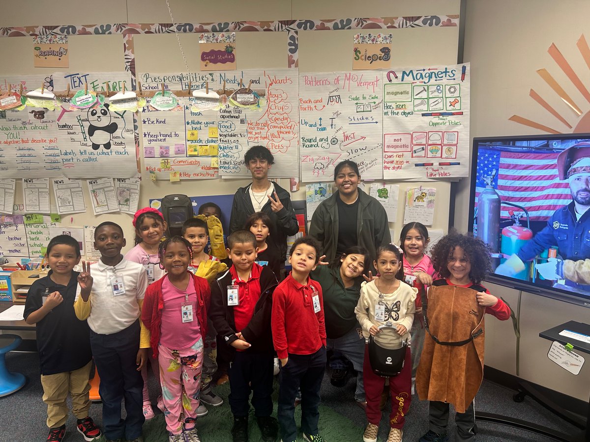 _Ms_Jones__'s tweet photo. My class had a great time learning more about a few different carrier pathways offered at @AliefCTE ! They loved hearing about all of the classes these Junior and Senior students take 😊. Sending a big thank you to @PetroskyCounLG for setting this up! #aliefproud https://t.co/O9gfvEas3b