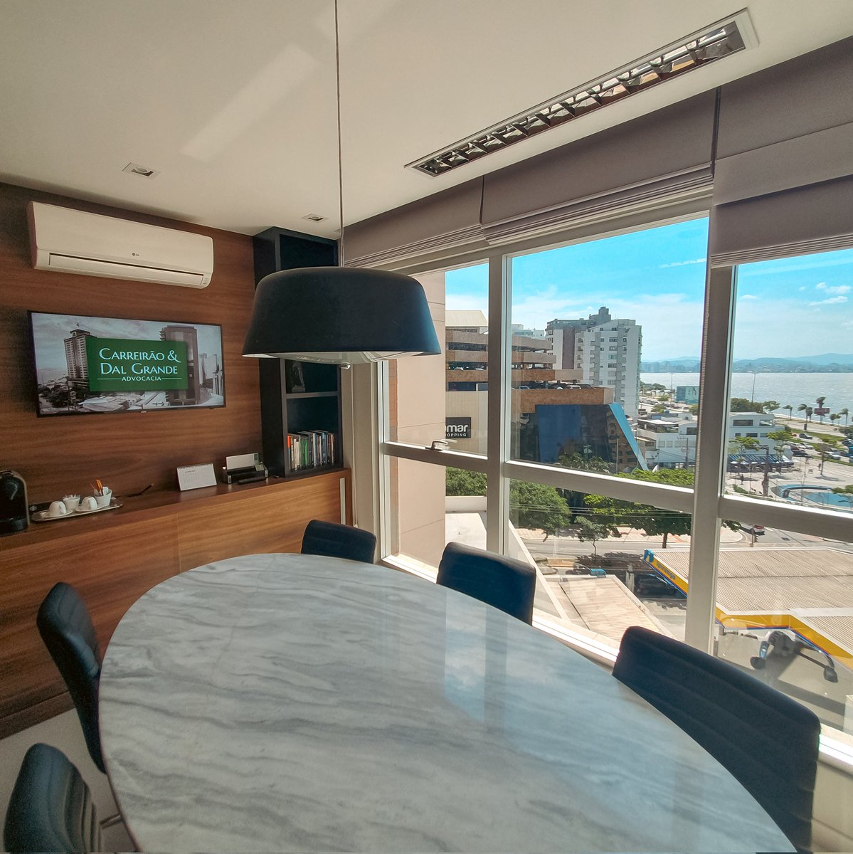 CDGadv's tweet image. Com ânimo e disposição renovados, retornamos às atividades para seguir nossa missão de prestar o melhor serviço possível a nossos clientes. Seja bem-vindo, 2024!

#advocacia #advogado #advogada #advogados #direito