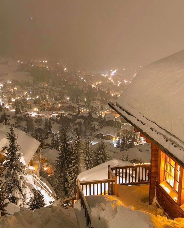 earthviews1's tweet photo. Magical nights in Switzerland. https://t.co/1HpTqOzjvw