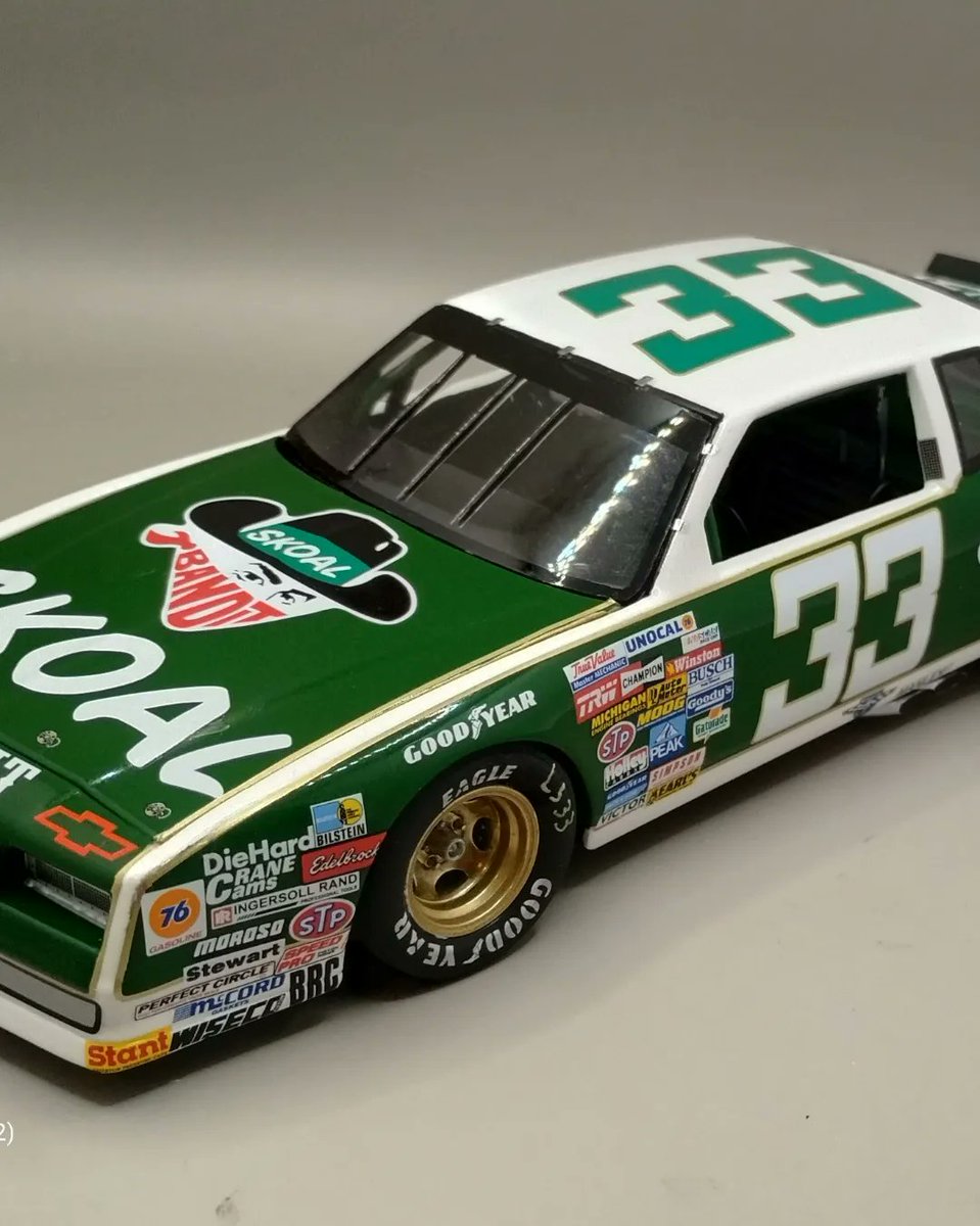 Josegon9198's tweet photo. Harry Gant's 1987 Skoal monte Carlo. #harrygant #skoal #nascar #nascarmodels #revell https://t.co/JYnoF1Ozw1