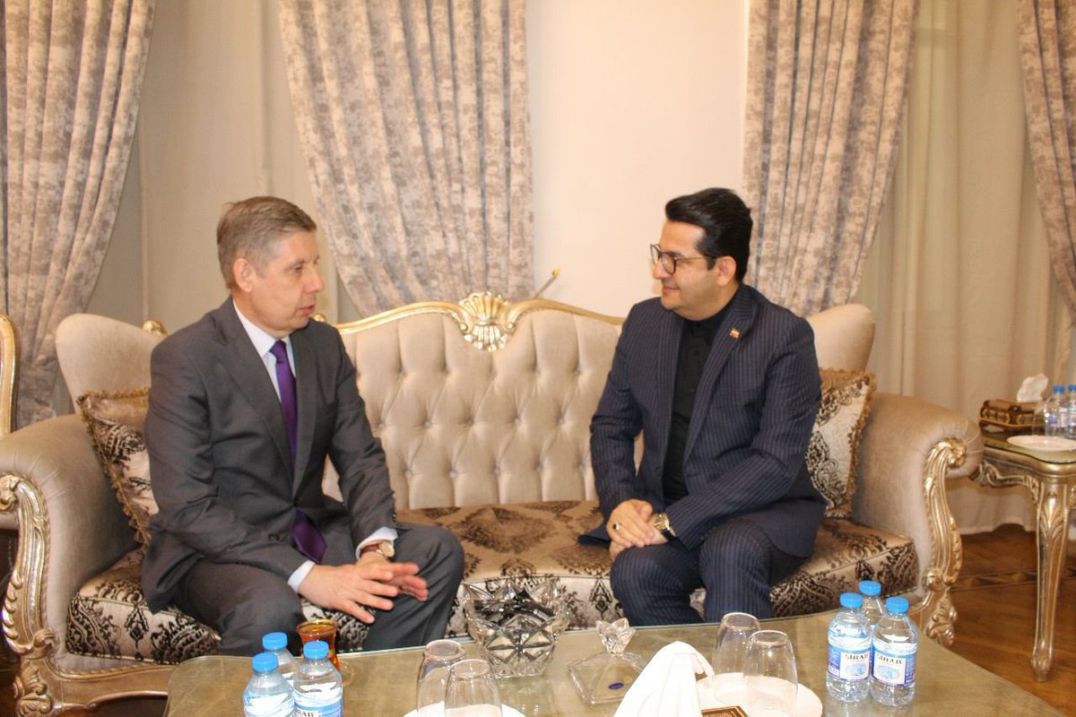 IRANINBAKU's tweet image. İran İslam Respublikasının Bakıdakı səfirliyində bu gün iki gün müddətinə #Kerman terror hadisəsi şəhidlərinin adına xatirə kitabı açılıb.