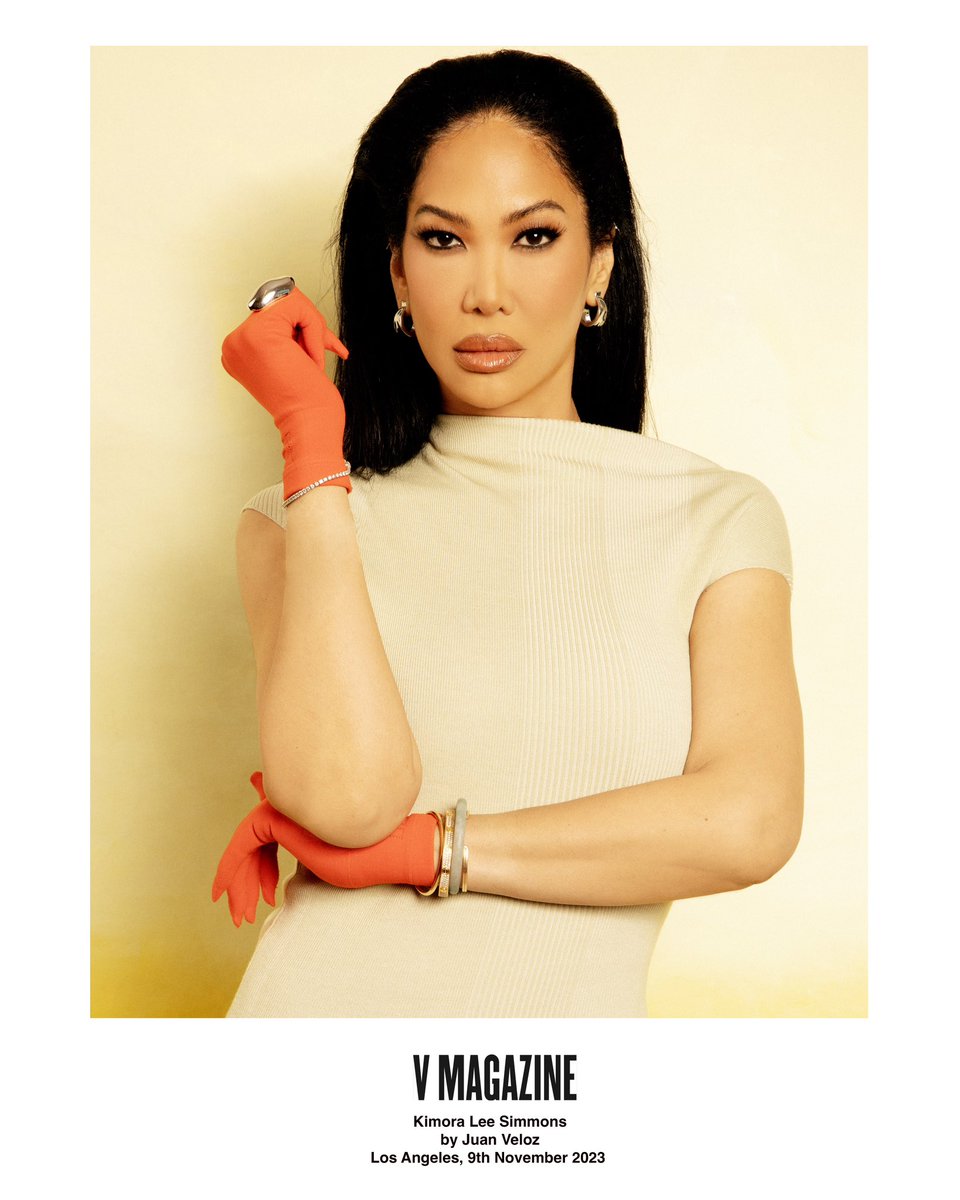 JVELOZZ's tweet photo. Kimora Lee Simmons shot by me styled by the fam @timmshadyy for @vmagazine ✨🌕 https://t.co/tCcTtK7gvQ