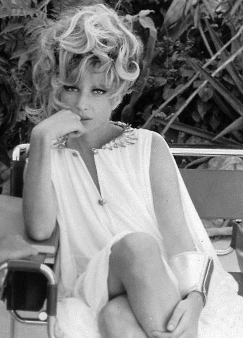 #MonicaVitti