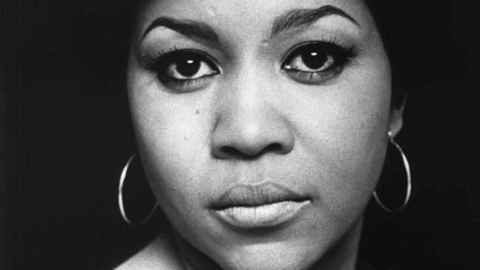Jonatha10574808's tweet photo. #RockNRoyal 

#Prince on #QueenMavisStaples✍️🏾They get the Holy Ghost in them &amp; they’re overtaken by something

She goes somewhere else, becomes what she🎼

I thought ‘This is my mother’. That's how deeply her🎼her voice her presence affected me

👑LIVE '71 https://t.co/nX2lHWzIOJ https://t.co/tCp5Mb7c7h