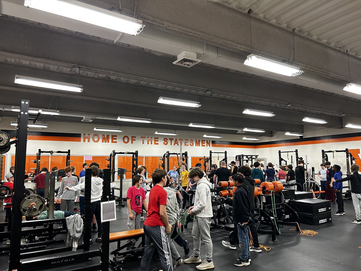 80+ 8-11th graders in the weight room today after school!!! Day 1 is in the books. Time to wake up tomorrow and start the process all over again! Thank you to @WGSC100 for everything you do for our athletics and community! #DubG