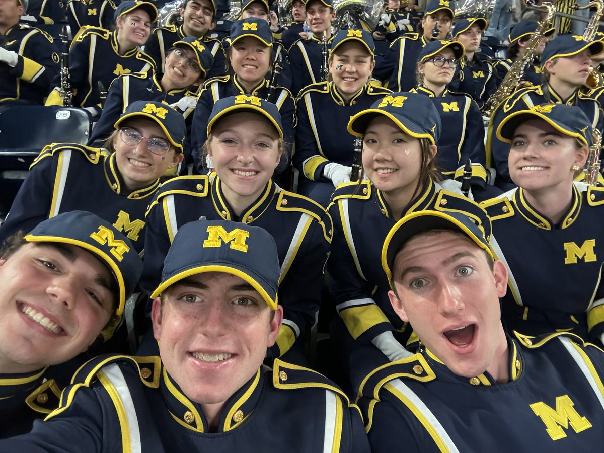 ZacharySchaefe7's tweet photo. #CFBPlayoff #GoBlue https://t.co/kEX3OYJBkB