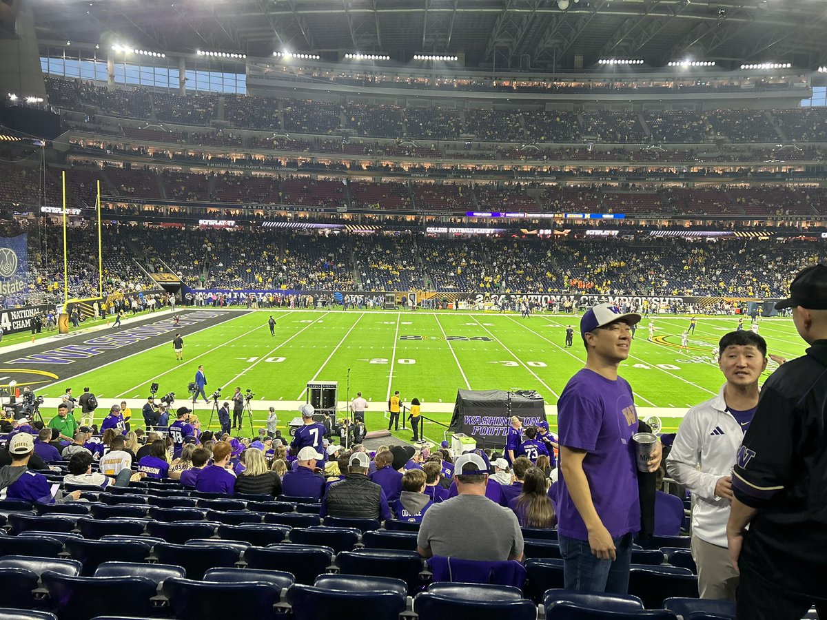 We’re in the House!!! Where my Dawgs at? #HuskyNation Time to turn NRG into Husky Stadium South!!  #SayWhoSayWhat #WhosHouseDawgsHouse #LettheDawgsLoose @UW_Football