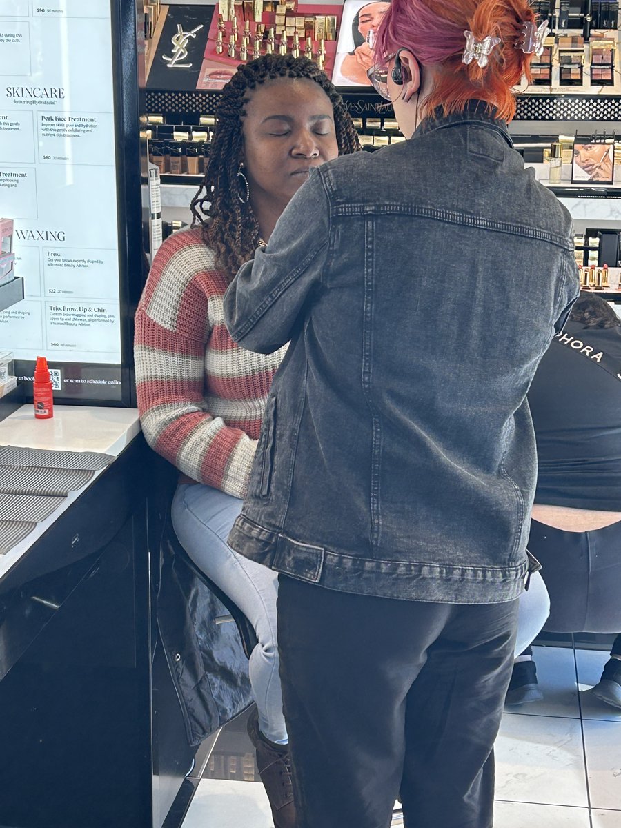 BBBSNEFL's tweet image. Little Sister Destiny and her mother Katisha are ready to slay the new year thanks to Sephora in the St. John's Town Center incredible makeovers! Can't thank them enough for spreading joy and beauty this new year. 

#NewYearNewGlam #MakeoverMagic #SephoraLove #BeBig