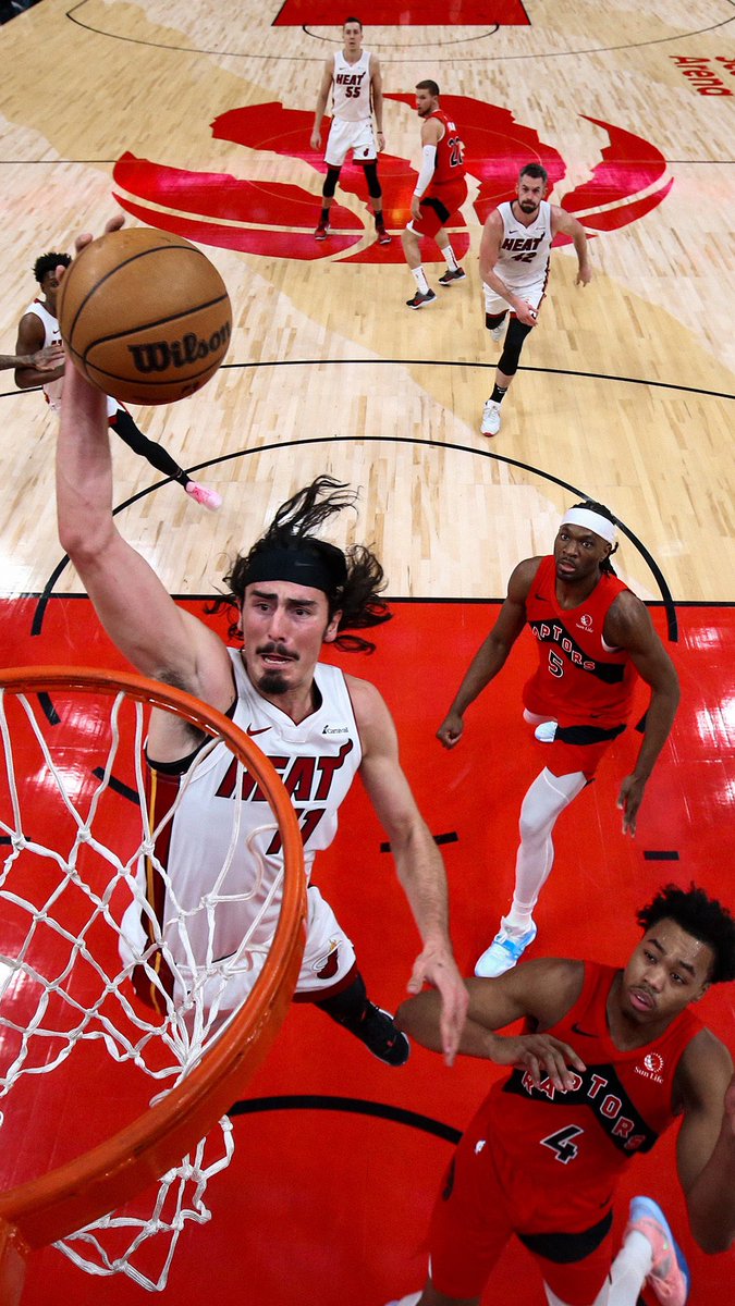 Jaime Jaquez Jr is expected to participate in the NBA Slam Dunk contest at All Star weekend in February per source. <a href="/5ReasonsSports/">Five Reasons Sports 🏀🏈⚾️🏒⚽️</a> <a href="/5OTF_/">Five On The Floor 🎙️</a> 

For more: discord.gg/xF96HmQj