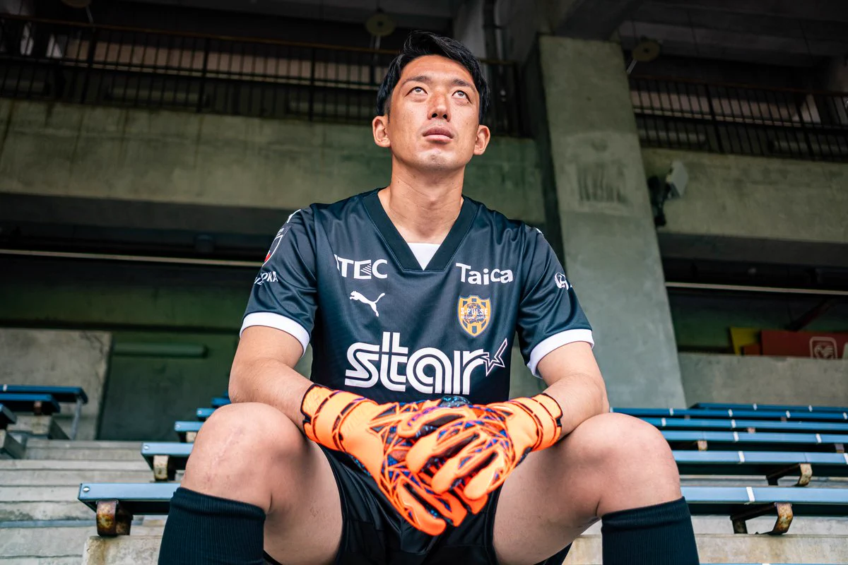 清水エスパルス 権田修一選手 サイン入りユニフォーム 額入り GDW5ajObEAEleMd?format=webp&