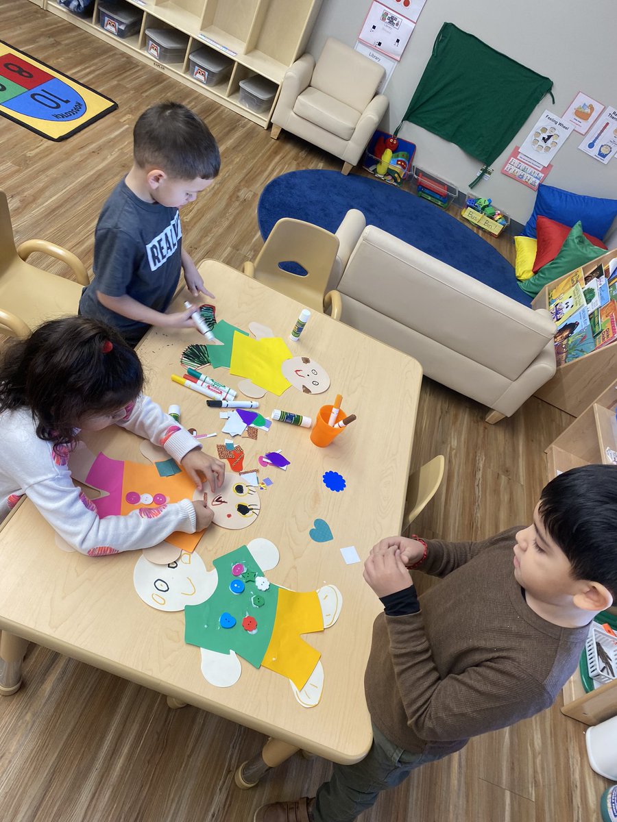 Ms_SandraCA's tweet photo. Students had so much fun today dressing up their person during our Clothes Study! 👚👖 @TheHECC_BPS @BPS_Beginners https://t.co/eQAfpVfVly