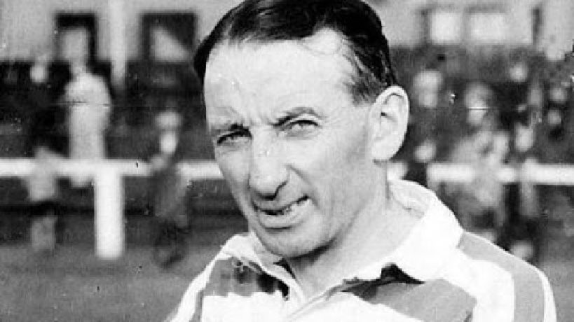 ExtremeFootbal4's tweet photo. #FootballTeasers 916.
Clue (b)
He is the grandson of the late Celtic forward Patsy Gallacher. His uncles Willie and Tommy and cousin Brian were also footballers. The Gallachers are also related to another footballing branch of the family, the Divers
???????
#ExFE #PatsyGallacher https://t.co/hQtV6USzF2