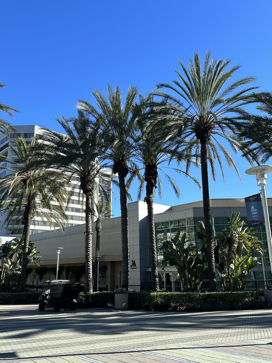 Move in day #1 for the @UnitedCoaches ⚽️ coaches convention in @visitanaheim #homeofallcoaches