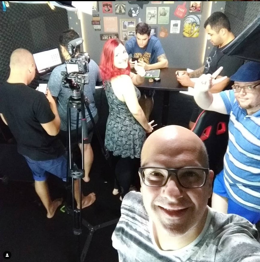 claysonfelizola's tweet photo. Gente!!! O que Felipe Neto fez por cada um de nós da Netolab é ABSURDO!
Eu serei eternamente grato por tudo.

Eu vou falar até meu último dia de vida que fiz parte da equipe Netolab por anos.

A vida é feita por ciclos. Hoje, podendo investir 100% no meu canal e nos meus projetos, sou muito feliz. 
E ainda posso dizer que sou amigo do Felipe e posso conversar com ele, pedir dicas e trocar ideias. Isso é privilégio!

A vida é assim.