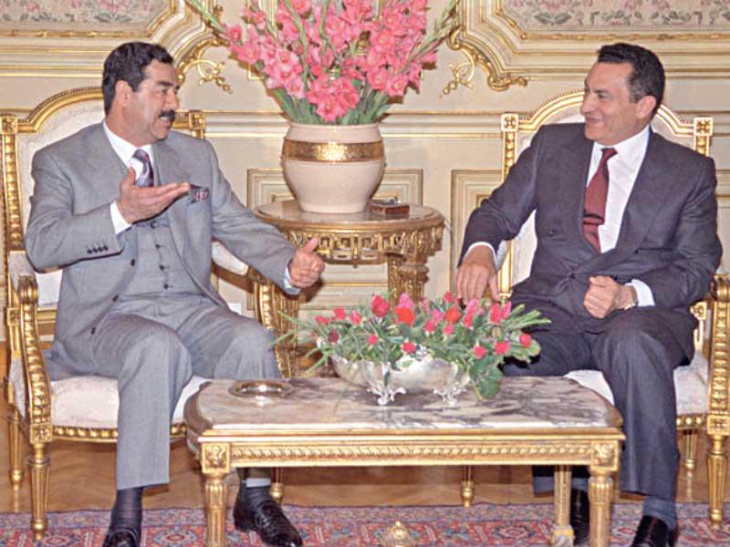 محضر الاتصال الهاتفي بين الرئيس الأميركي جورج بوش والرئيس المصري حسني مبارك قبل قمة بغداد الاستثنائية / 23 مايو 1990 GDW81ndacAA3-f8?format=jpg&name=900x900
