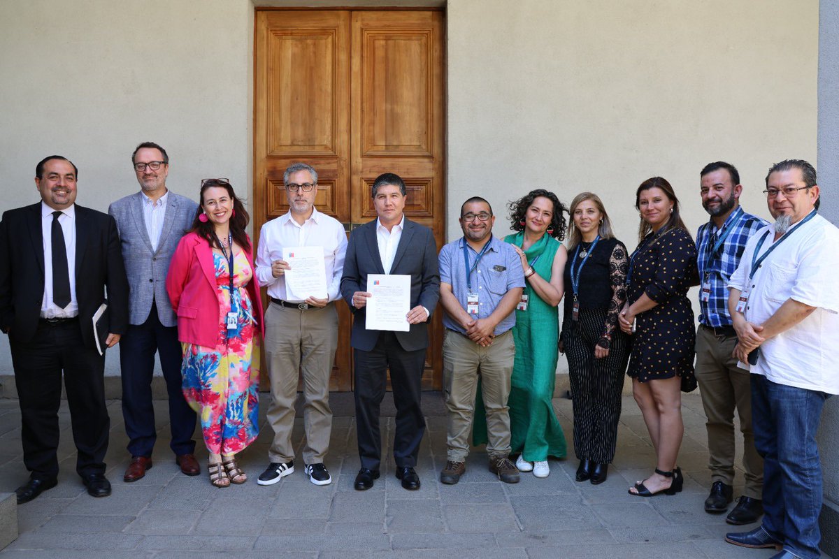 ✍🏽 FIRMA de acuerdo  | <a href="/DrManuelMonsalv/">Manuel Monsalve</a> , subsecretario del Interior, sostuvo una reunión con representantes <a href="/Fenaminsa/">Fenaminsa</a> con el propósito de formalizar la firma de un acuerdo que abarca buenas prácticas laborales, infraestructura, equipamiento entre otros aspectos.