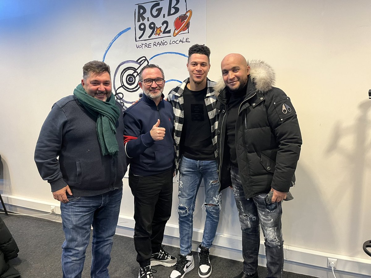FaridRouas's tweet photo. Grosse émission de reprise avec la Team @RGB_992 de ce soir !
🔥 Un grand merci à nos invités @Michel__Moulin au 📞 et à Melvyn #Doremus
@footamateur_fr @FCCOISE @coupedefrance https://t.co/WgfMcBphi1