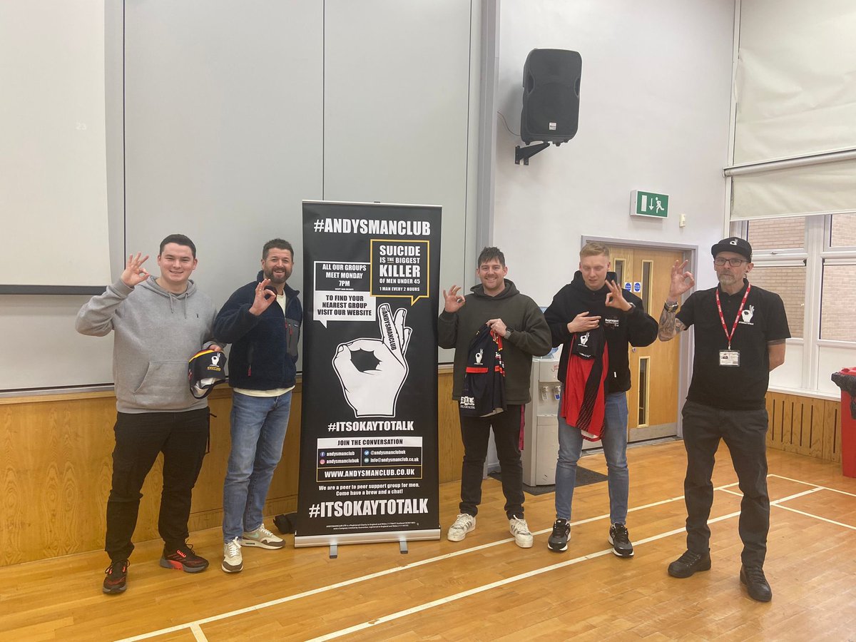 Spenvalleyhigh's tweet photo. Thank you to Andy from #AndysManClub for coming to talk to staff today, raising awareness of Menβs Mental Health and to promote the work they do #ThatOneMan as part of our staff wellbeing programme. https://t.co/yFXHWLcee6