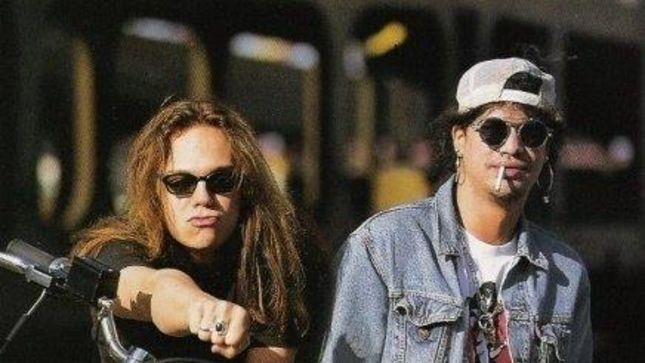 PkrbkrNelson's tweet photo. SLASH &amp; ERIC DOVER - Jamming Beggars and Hangers On
https://t.co/XtiixRj9gd ❤
😘💕 @Slash 

#Slash #EricDover #Music #Listen https://t.co/31JVw8I8r2