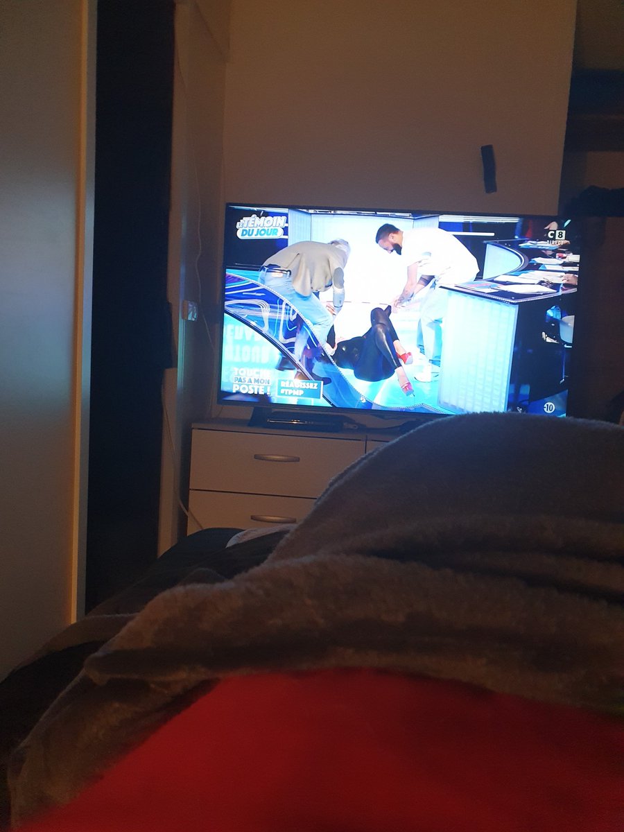 puitsansfond's tweet photo. Encore sous amphétamines sa m'étonne pas qu'elle le soutienne grosse pute #tpmp #Depardieu #afida https://t.co/C20I2jd8ZH