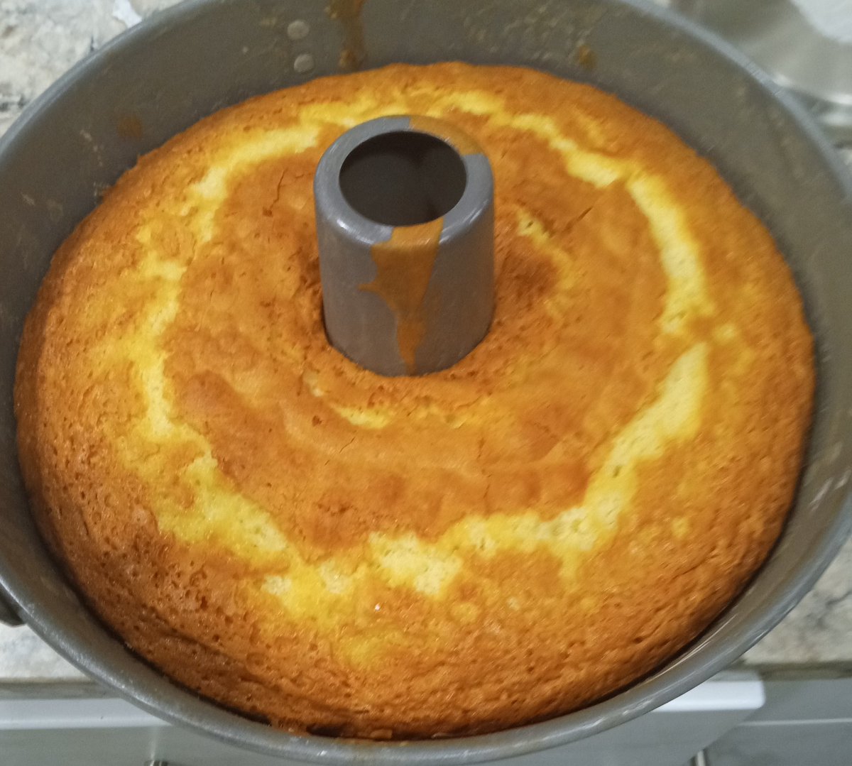 marysampson844's tweet photo. Mary's Kitchen
#southerncake
#scratchcake
#johnnieRuthpoundcake
#delicious
@coreysampson04 https://t.co/JjgJ9bMakO