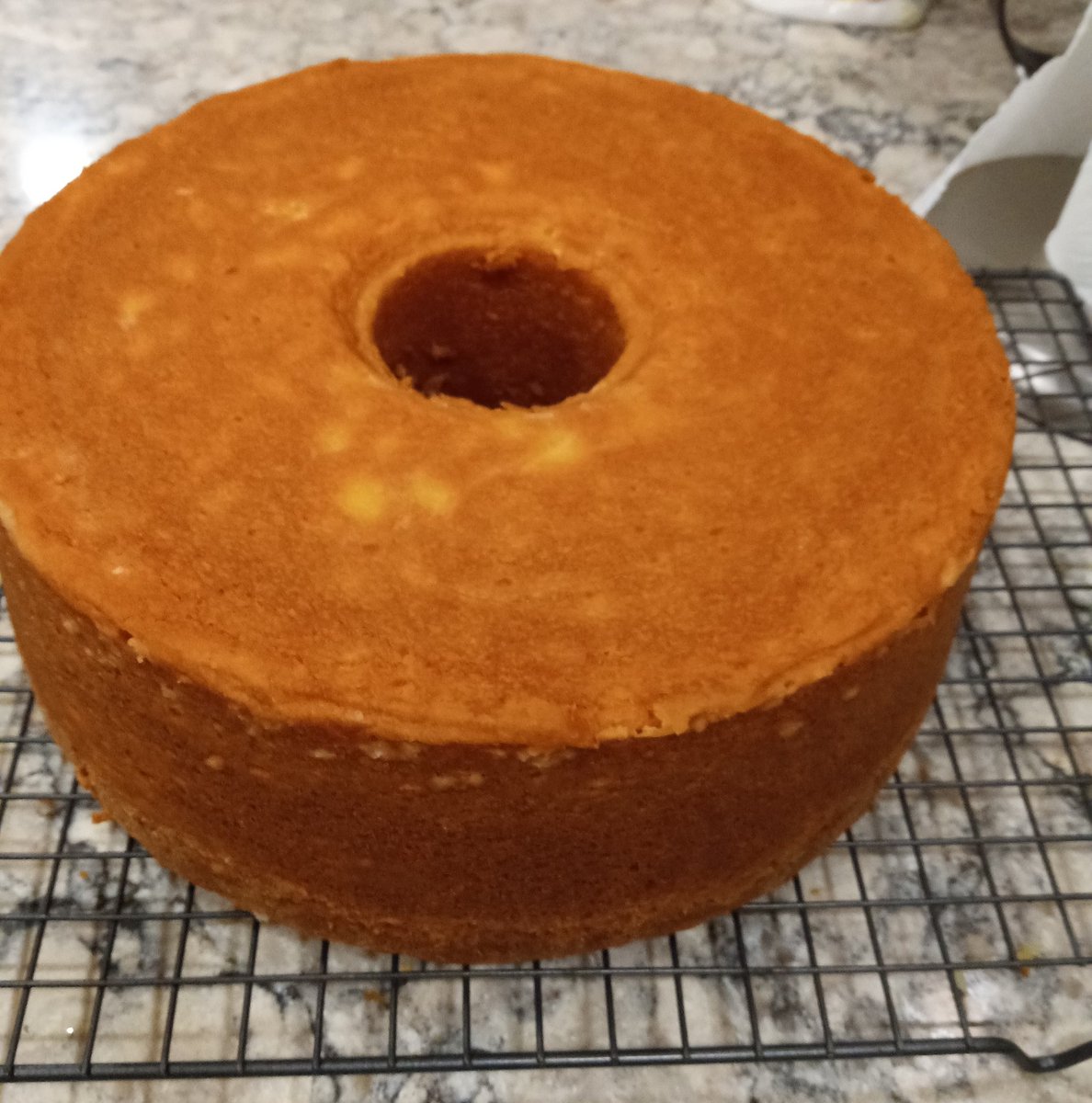 marysampson844's tweet photo. Mary's Kitchen
#southerncake
#scratchcake
#johnnieRuthpoundcake
#delicious
@coreysampson04 https://t.co/JjgJ9bMakO