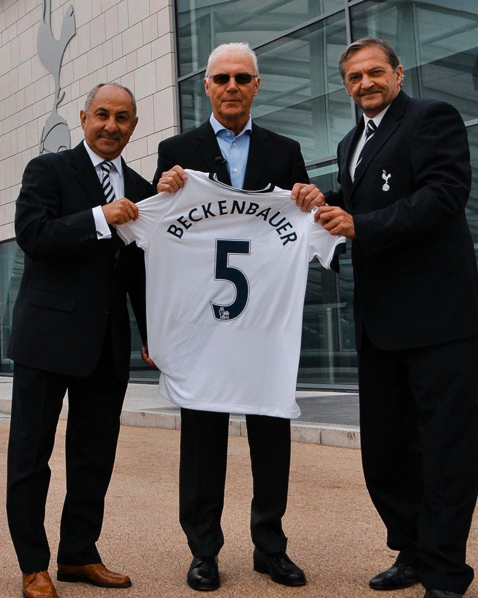 <a href="/osvaldooardiles/">osvaldo ardiles</a> der Kaiser🙏🏻⚽️🤍💙🐓
