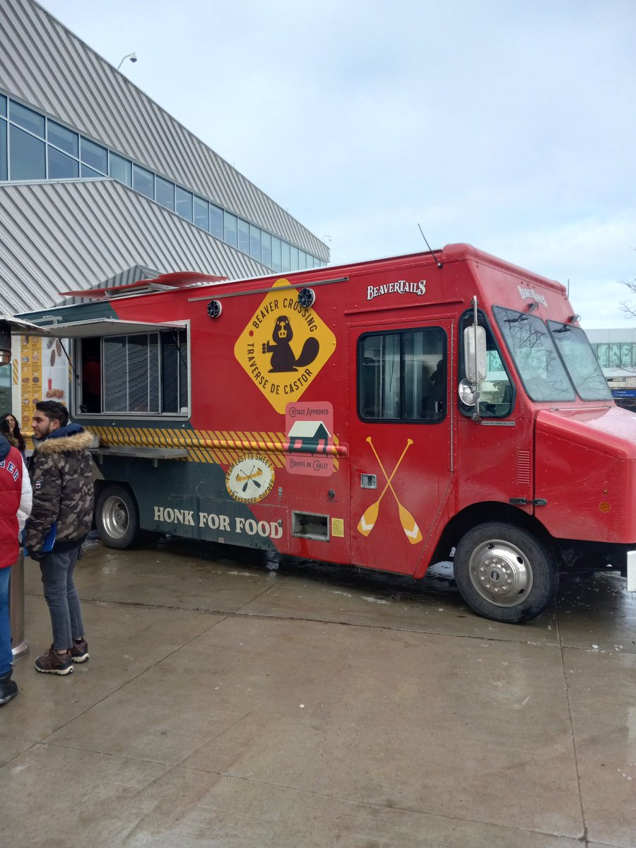 957ELMNTFM's tweet photo. Nothing hits quite like a beavertail in January! @AlgonquinColleg @AlgonquinSA @BeaverTails #ACDay1 https://t.co/jbt6OTRt8e