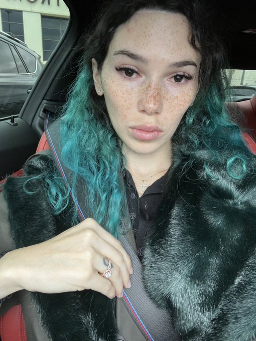 Come see what I&rsquo;m posting for you 😜😈 https://t.co/DEQNYbnZXa