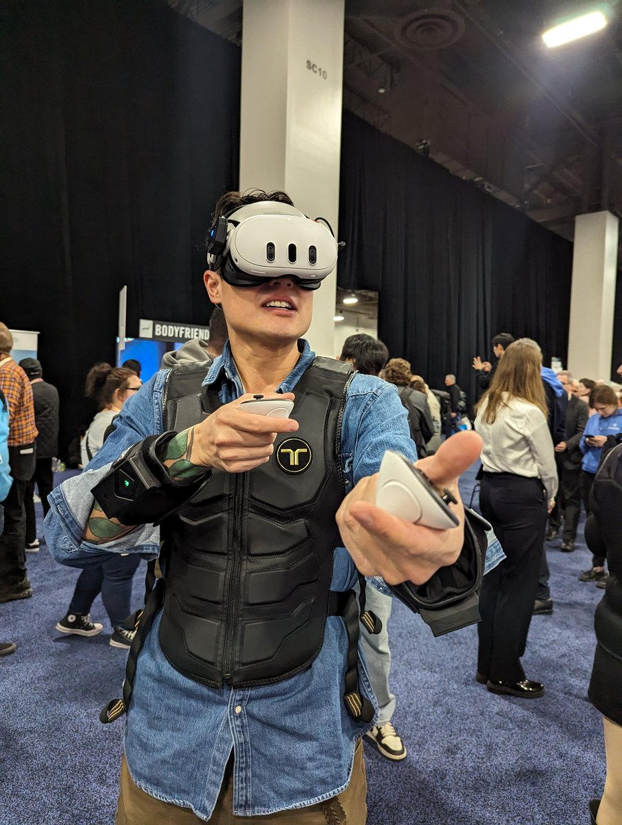 TonyHoWasHere's tweet photo. Having a normal time at CES https://t.co/VgNYO4RqYk