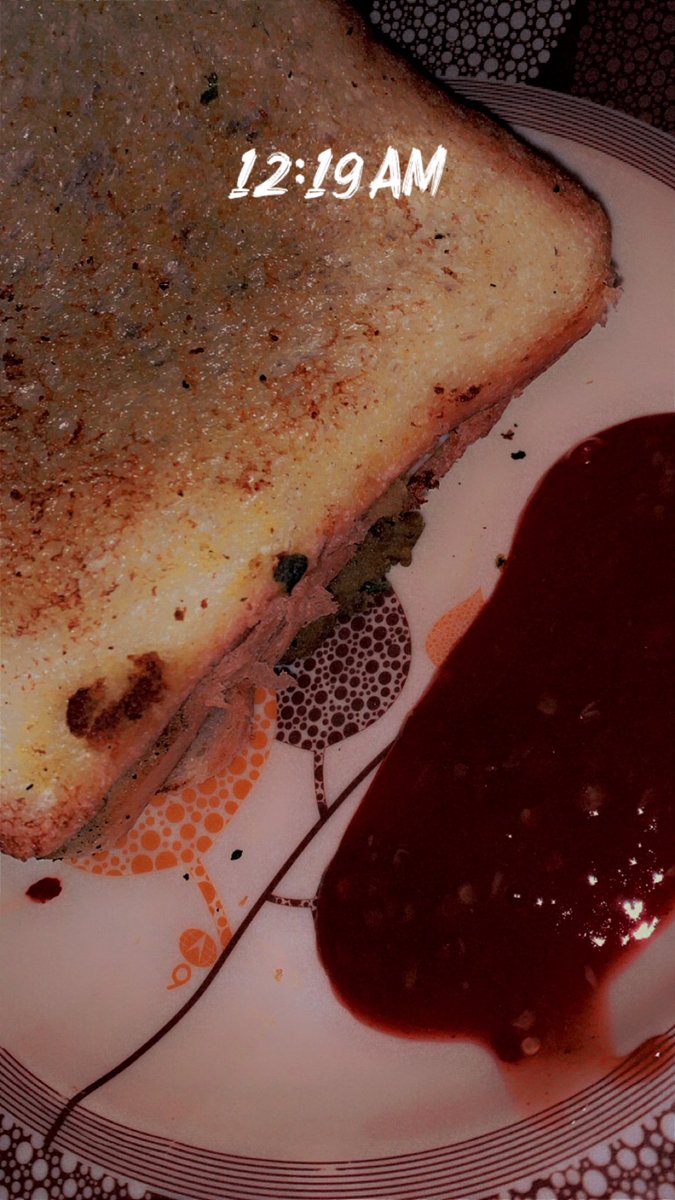 mrsakkii's tweet photo. Mid night cravings 🫣

#amici23 #BoycottMaldives #DebatCapres #GunturKaaram #GunturKaaramTrailerExplosion #Maldives #StarAcademy https://t.co/VNy1CWWgxu